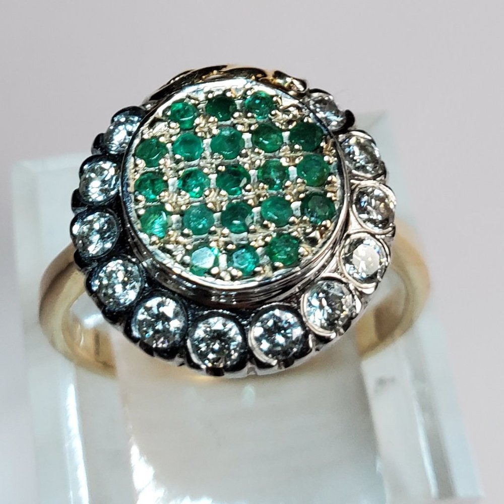 Beautiful Design 14K Rose Gold Diamond & Emerald Ring - Picture 3 of 12